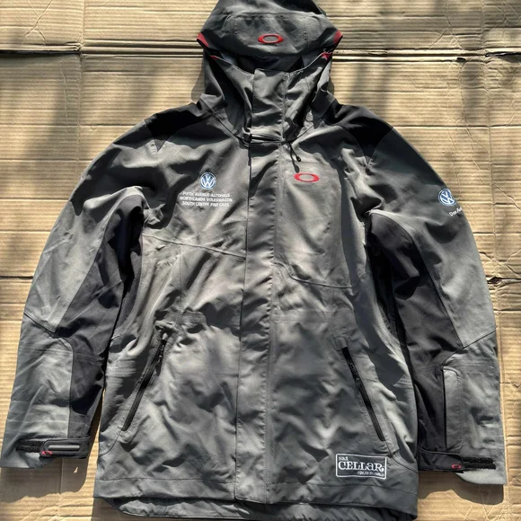 Oakley Men's Gray Performance Jacket - Picture 1 of 3